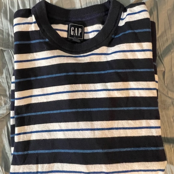 Bundle of 3 GAP shirts. - Picture 8 of 12